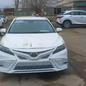 Toyota Camry 2022