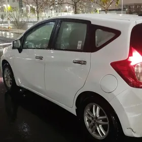 Nissan Versa 2016