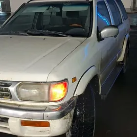 Nissan Pathfinder 1998
