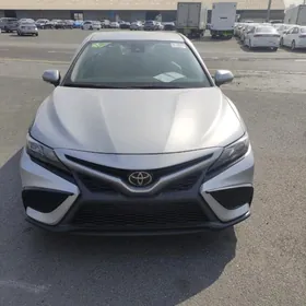Toyota Camry 2022