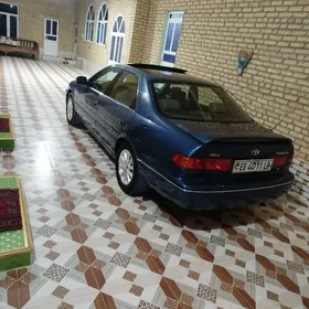 Toyota Camry 2001