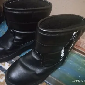 detskiye sapogi botinki tufli