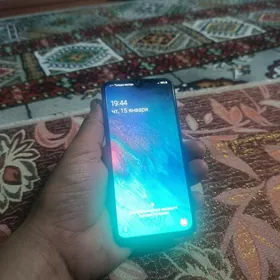 a 40 samsung tel 4/64