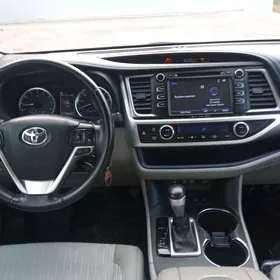 Toyota Highlander 2019