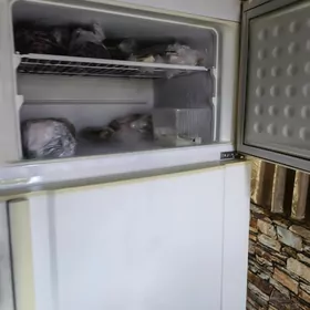 Холодильник Vestel