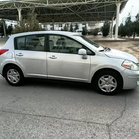 Nissan Versa 2010