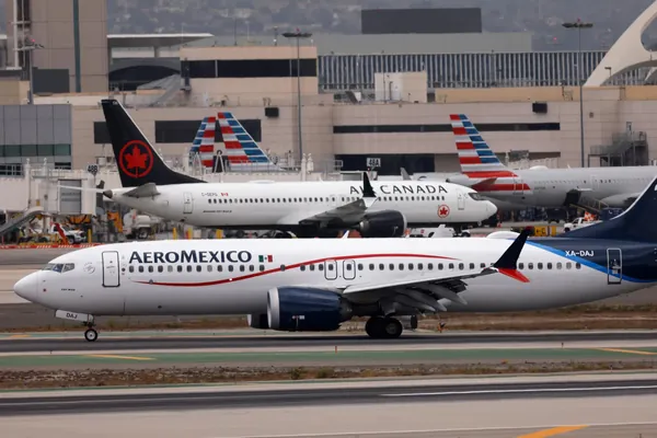 Cirium dünýäde wagtyna has jür awiakompaniýalary we howa menzillerini saýlady