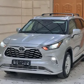 Toyota Highlander 2020
