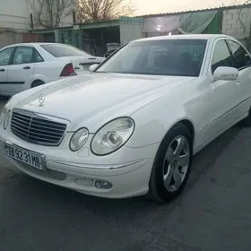 Mercedes-Benz E320 2004