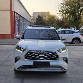 Toyota Highlander 2021