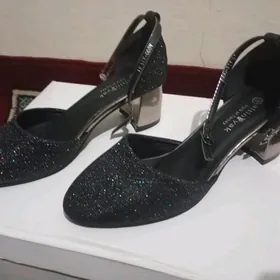 Кросовки,туфли,боты.