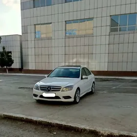 Mercedes-Benz C300 2010