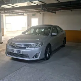 Toyota Camry 2014