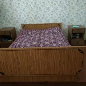 двуспальная кровать