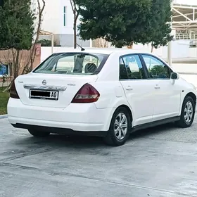 Nissan Tiida 2007