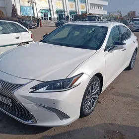 Lexus ES 250 2021