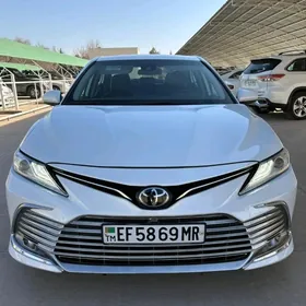 Toyota Camry 2021