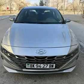 Hyundai Elantra 2022