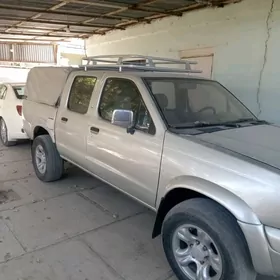 Nissan Navara 2004