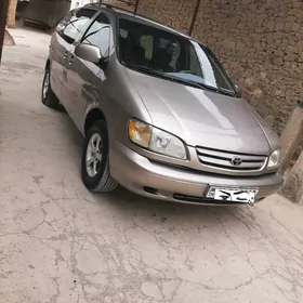 Toyota Sienna 1999