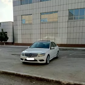 Mercedes-Benz C300 2010