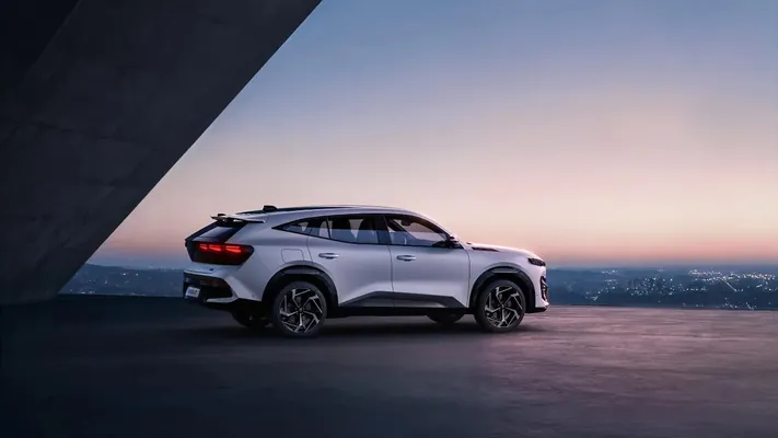 Renault представила новый кроссовер Filante