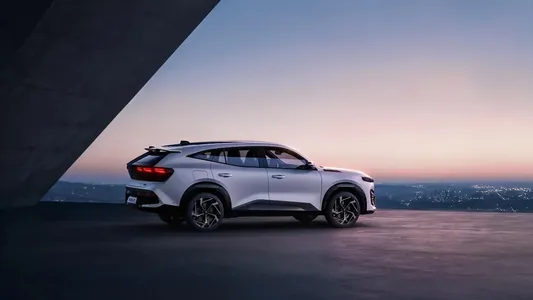 Renault täze Filante krossowerini tanyşdyrdy