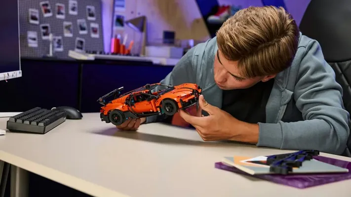 Два гиперкара Bugatti теперь можно собрать в виде конструкторов Lego