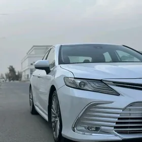 Toyota Camry 2020