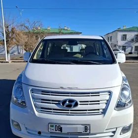 Hyundai H-1 2015