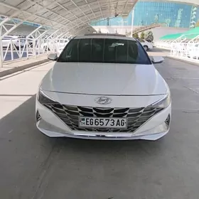 Hyundai Elantra 2022