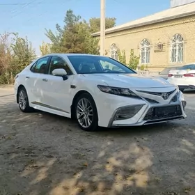 Toyota Camry 2022