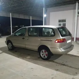 Toyota Sienna 2000