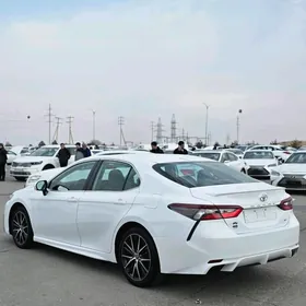 Toyota Camry 2022