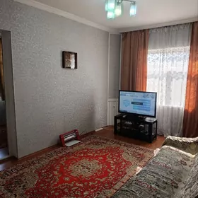 Сдам на мир 1 однокомнатную переделанную в двух.