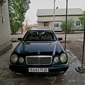 Mercedes-Benz E320 1996