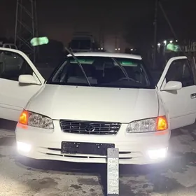 Toyota Camry 2001