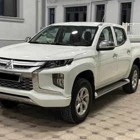 Mitsubishi L200 2020