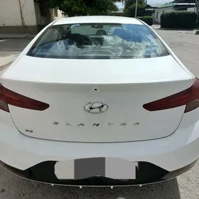 Hyundai Elantra 2020