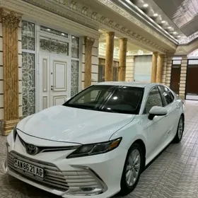 Toyota Camry 2020