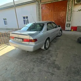 Toyota Camry 2000