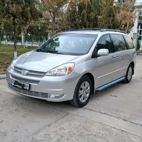 Toyota Sienna 2004