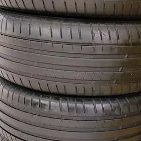 235 60 18 23Ý Mishelin