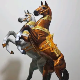 Ahalteke atlary heykeli