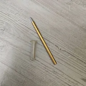 Ручка для рисунков на голове.