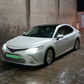 Toyota Camry 2018