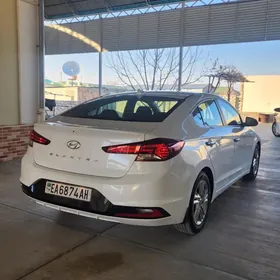 Hyundai Elantra 2020