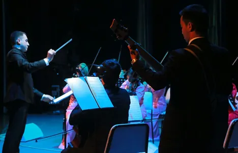 Оркестр Тахира Атаева исполнит на концерте в Ашхабаде музыку Паганини, Циммера и Марианелли