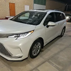 Toyota Sienna 2021