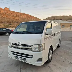 Toyota Hiace 2011